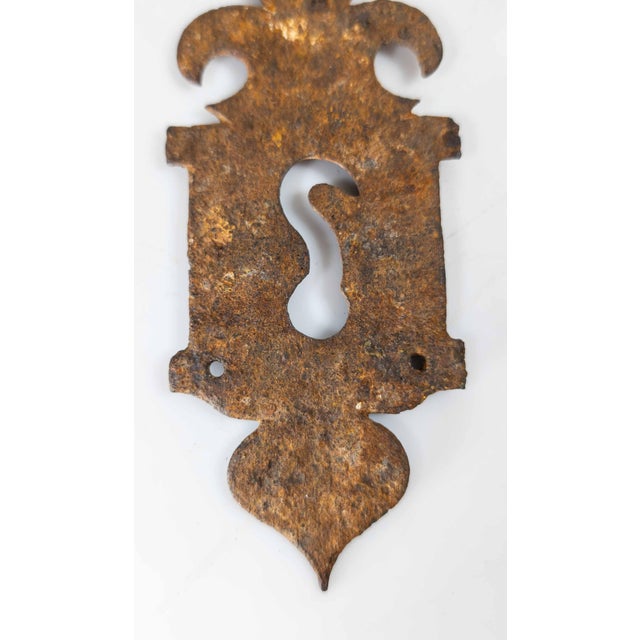 18th Century or Earlier American or German Wrought Iron Escutcheon Plate Lock For Sale In New York - Image 6 of 8