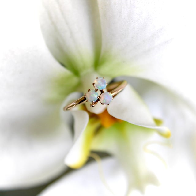Gold Late 19th Century Victorian 14k Gold Opal 3-Leaf Clover Ring, Size 5.25 For Sale - Image 8 of 9