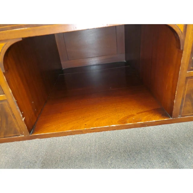 Early 20th Century Antique Sheraton Style Mahogany Sideboard / Buffet For Sale - Image 9 of 11