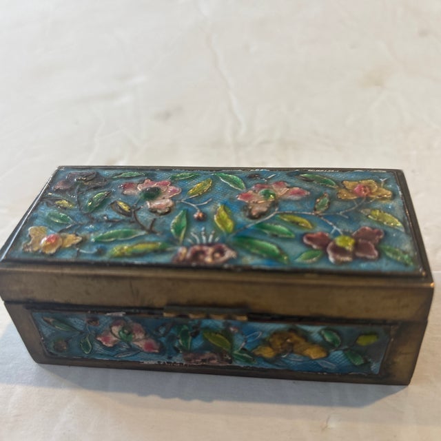 Chinoiserie Chinese Enameled Box Circa 1890-1910 For Sale - Image 3 of 6
