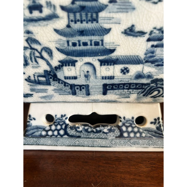 Ceramic Vintage Wong Lee Blue & White Chinoiserie Cachepot For Sale - Image 7 of 8
