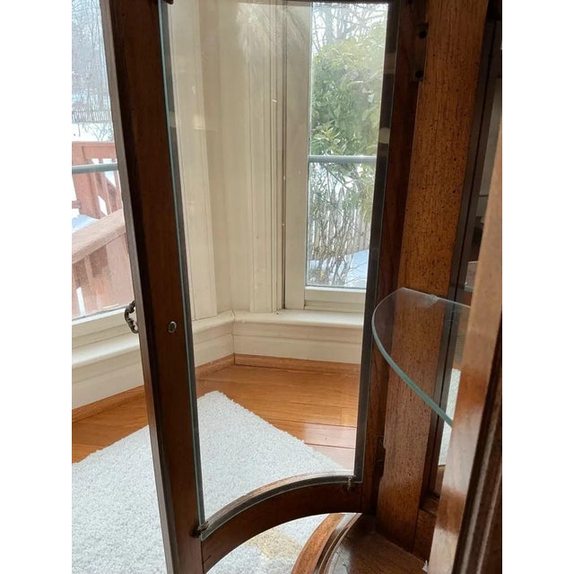 Late 20th Century Vintage French Provincial Style Lighted Demilune Curved Glass Console Curio Cabinet For Sale - Image 5 of 7