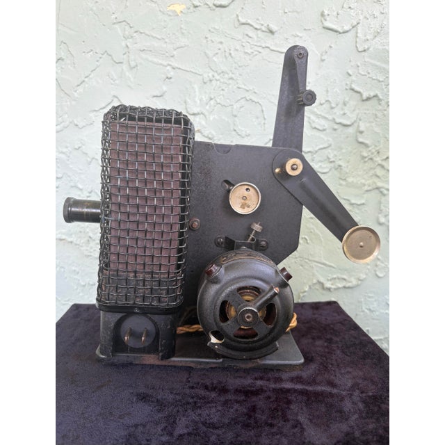 Industrial 1920s Eastman Kodak Kodascope Model C 16mm Silent Film Projector – Industrial Display Piece For Sale - Image 3 of 12