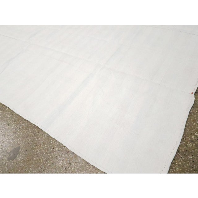 Off-white Galerie Shabab Collection Mid-20th Century Handmade Turkish Flatweave Kilim Accent Rug For Sale - Image 8 of 10