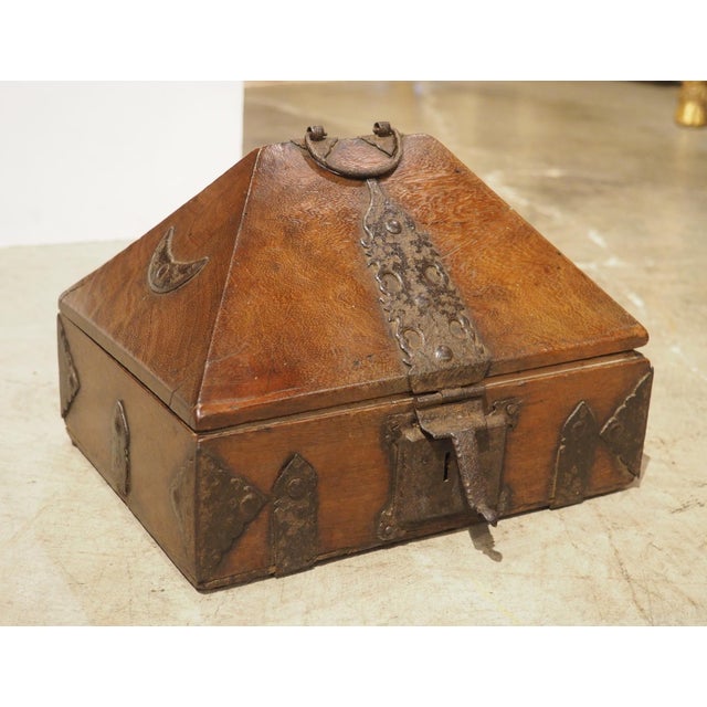 Brown 19th Century Pyramidal Wooden and Iron Kerala Table Box, Southern India For Sale - Image 8 of 17