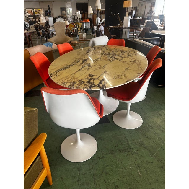 Swivel Chairs attributed to Eero Saarinen for Knoll Inc. / Knoll International, 1970s, Set of 6, in Good conditions....