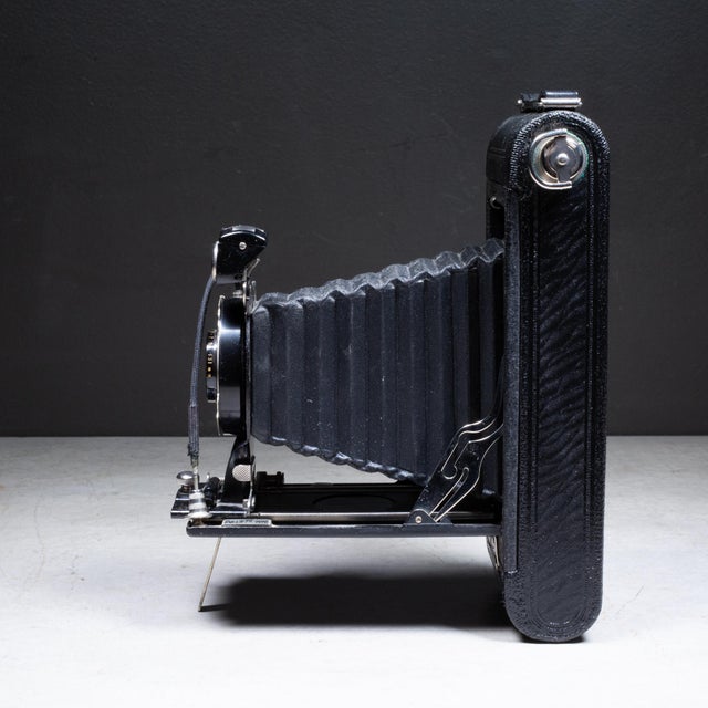 Early 20th Century Antique "No. 1a Folding Pocket Kodak" Camera With Original Factory Box c.1926-1932 For Sale - Image 5 of 10