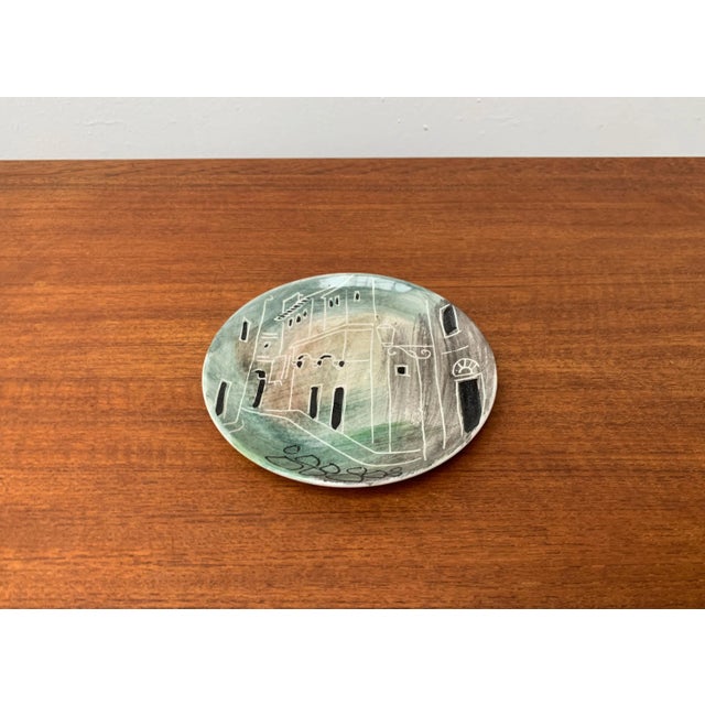 Vintage Italian Wall Plate, in Very Good conditions. Designed 1970 to 1979