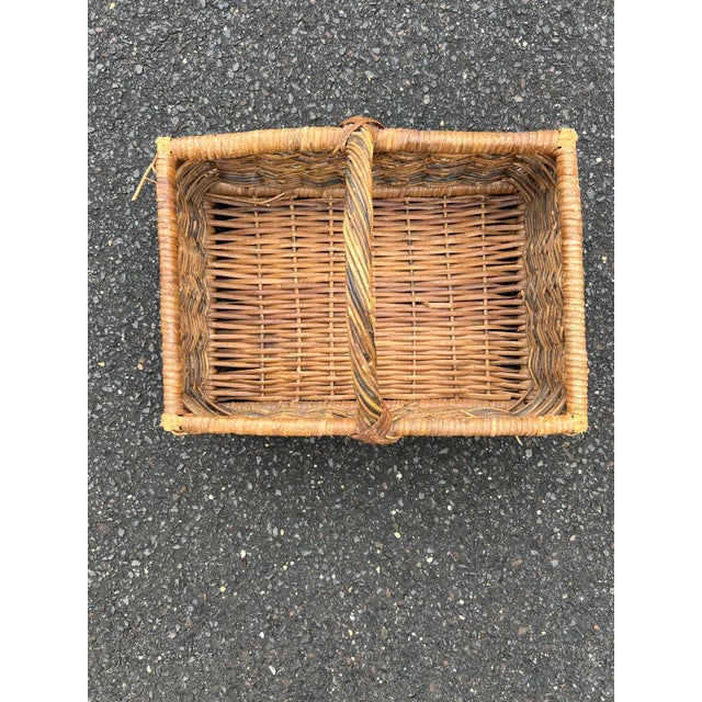 1970s Vintage Woven Rattan Basket With Handle For Sale - Image 5 of 6