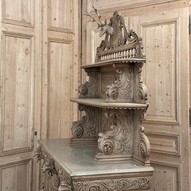19th Century French Renaissance Hunt Buffet in Stripped Oak For Sale - Image 13 of 18
