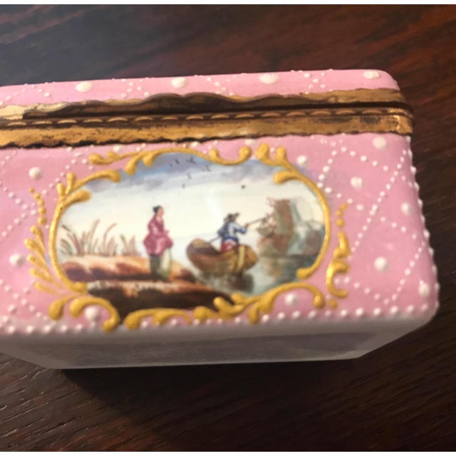 Metal Fine Antique English South Staffordshire or Battersea Enamel Snuff Box For Sale - Image 7 of 10