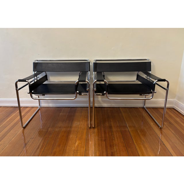 Metal Wassily Chairs in Tubular Steel and Leather by Marcel Breuer, 1970s, Set of 2 For Sale - Image 7 of 7