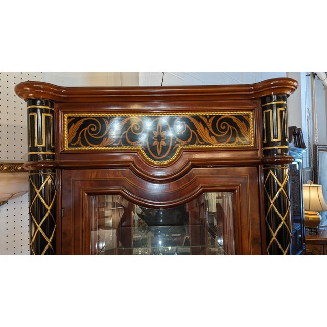 Late 20th Century Italian Regency Curio Cabinet For Sale - Image 4 of 9