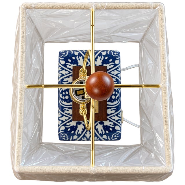 Ralph Lauren Mid 20th Century Ralph Lauren Cobalt Blue & White Chinoiserie Ceramic Table Lamps – Pair For Sale - Image 4 of 7