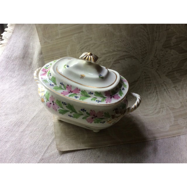 English English Porcelain Small Tureen - Hand-Painted Circa 1800 For Sale - Image 3 of 10