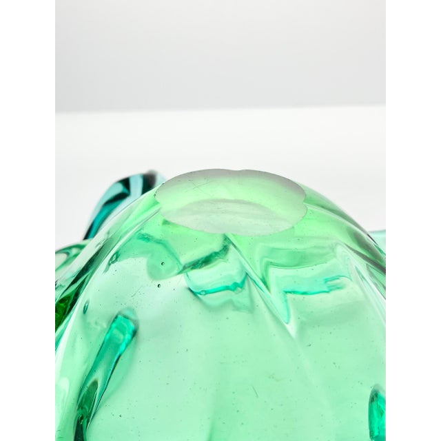 1960s Mid-Century Murano-Style Sommerso Emerald Green Flared Scalloped Bowl For Sale - Image 10 of 10