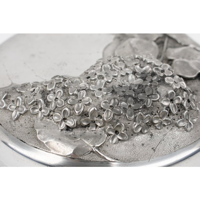 1910s Albert Chezal Art Nouveau Pewter Box with Lilac Decor, France circa 1910 For Sale - Image 5 of 16