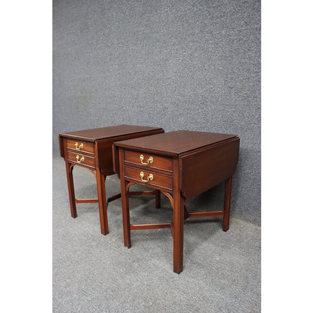 Traditional Henkel Harris Virginia Galleries Mahogany Pembroke Drop Leaf End Tables – Pair For Sale - Image 3 of 14