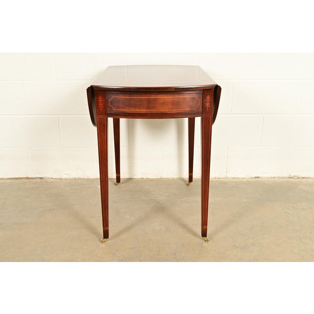 Baker Furniture Historic Charleston Georgian Inlaid Flame Mahogany Drop Leaf Pembroke Side Table For Sale - Image 16 of 17