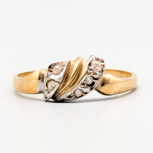 Ring in Multicolored Gold with White Stones For Sale - Image 4 of 4