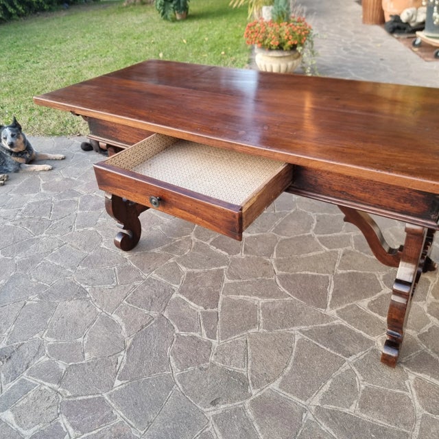 Early 19th Century Large Tuscan Fratino Table in Walnut, 1800s For Sale - Image 5 of 12