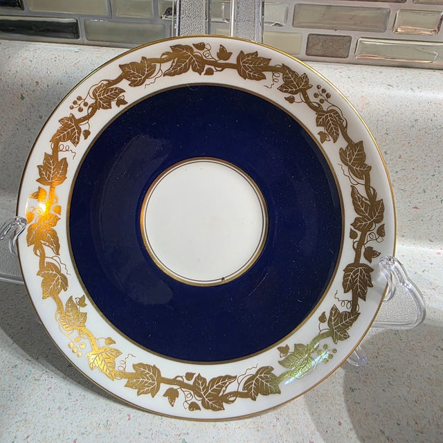 Wedgwood 1950s Wedgwood Bone China Whitehall Mazarine Blue Teacup Saucer W4412 England-Set of 3 For Sale - Image 4 of 10