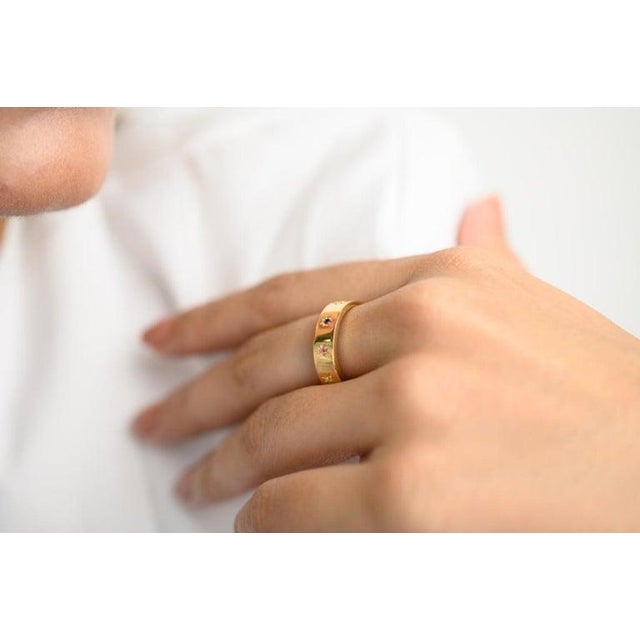 Starburst Multi Sapphire Studded Band Ring in 18k Solid Yellow Gold Size 4.5 For Sale - Image 4 of 6
