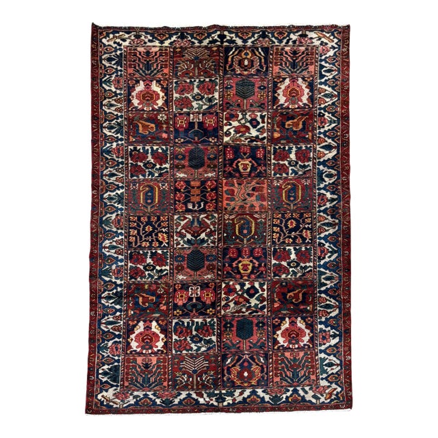 Vintage Persian Bakhtiari (Kheshti) Hand-Knotted Rug 5'0" X 9'9" For Sale