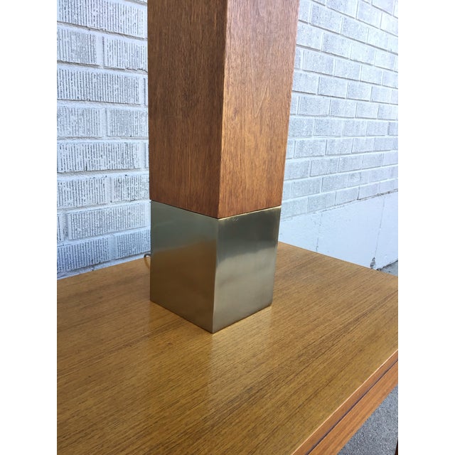 Mid-Century Modern Vintage Laurel Walnut and Brass Table Lamp For Sale - Image 3 of 12