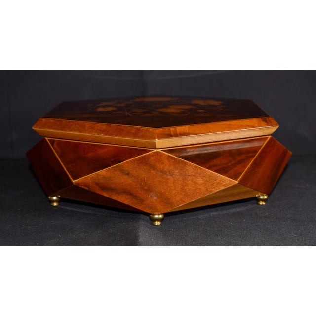 Vintage Sorrento Italian Inlaid Wood Musical Jewelry Box Geometric Hexagonal For Sale - Image 9 of 14