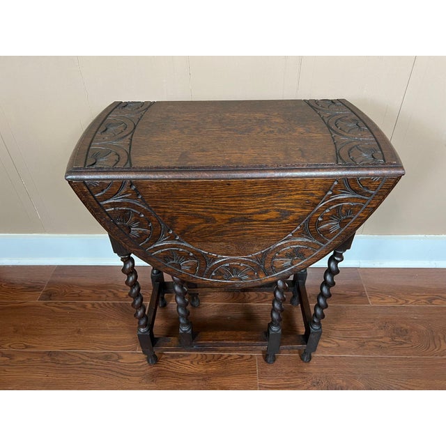 1900 - 1909 Petite Antique English Side Sofa Table Barley Twist Drop Leaf Gateleg Carved Oak For Sale - Image 5 of 18