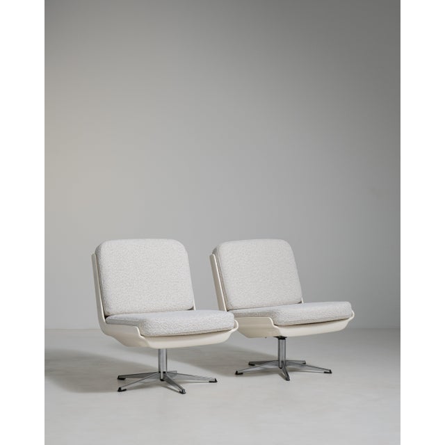 Pair of Variopur Space Age Upholstered Swivel Chairs, Antique, Germany, Circa 1970 For Sale In Greensboro - Image 6 of 14