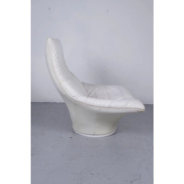 This lounge chair was designed in the 70s in the Netherlands. The upholstery was done with a new technical innovation. The...
