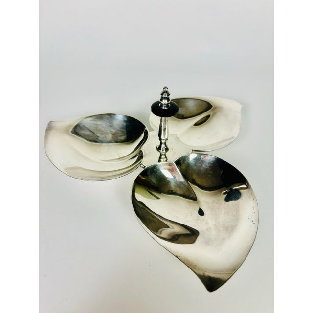 Traditional Early 20th Century F. B. Rogers Silver Co. Silver-Plated Three-Leaf Candy Dish / Nut Server For Sale - Image 3 of 12