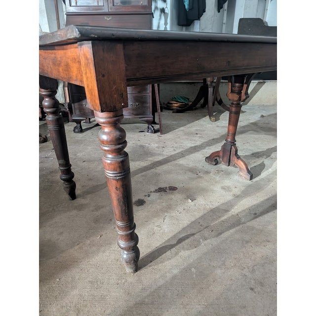 Traditional Georgian-Style Mahogany Tripod Pedestal Table For Sale - Image 3 of 15