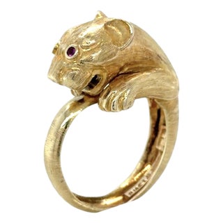 Late 20th Century Ilias Lalaounis Lion Head Bypass Ring 18k Yellow Gold and Ruby, Size 6.5 For Sale