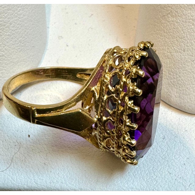 Amethyst 11 Carat Amethyst Cocktail Ring in 14 Karat Yellow Gold 7.2 GmSize 5.25 For Sale - Image 8 of 18