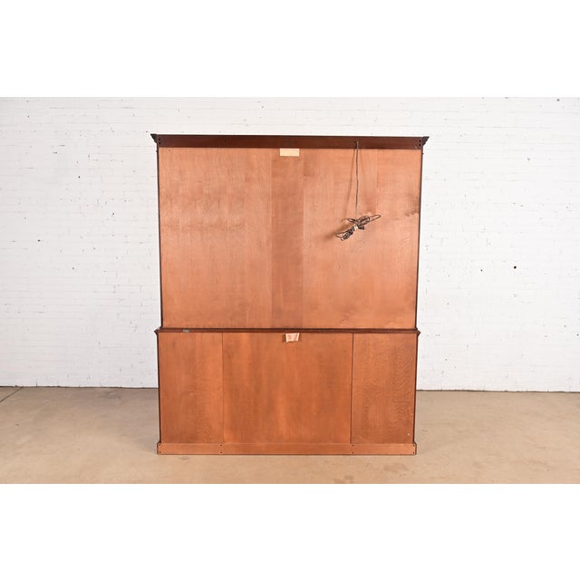 Henkel Harris Georgian Carved Mahogany Lighted Breakfront Bookcase Cabinet For Sale - Image 17 of 18
