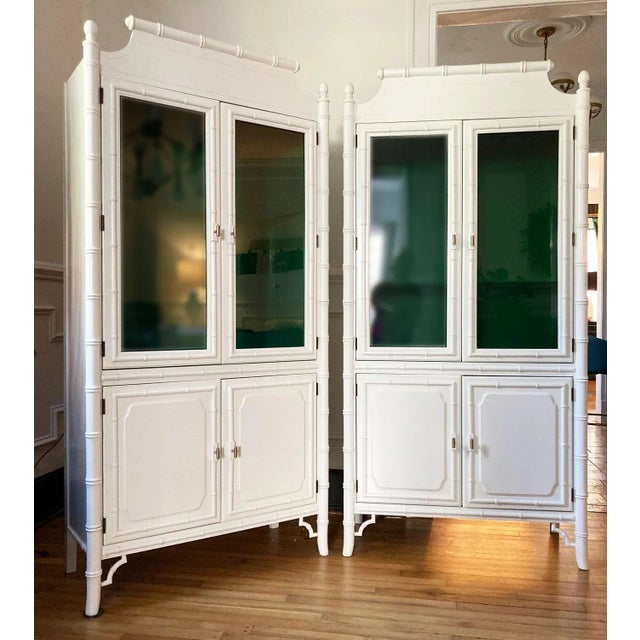 Mid 20th Century Vintage Chinoiserie White Green Lacquered