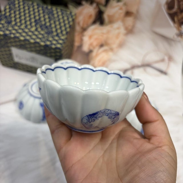Late 20th Century Japanese Retro Blue and White Porcelain Small Bowl - Set of 5 For Sale In Los Angeles - Image 6 of 6