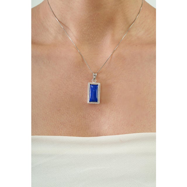 Artisan 13.98 Ct Lapis Lazuli Cabochon Pendant With Braided Border in 925 Sterling Silver For Sale - Image 4 of 12