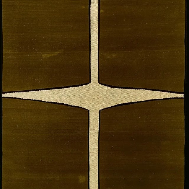 The Vetiver Rug exudes natural elegance and sophistication. Inspired by Vetiver’s earthy, woody richness, this green rug...