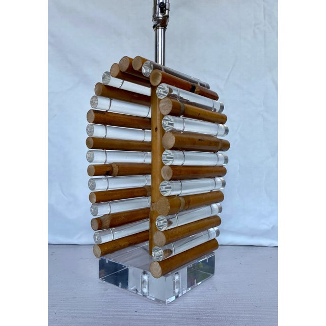 Brown Mid Century Modern Palm Regency Lucite & Bamboo Table Lamp by Ritts Co. For Sale - Image 8 of 13