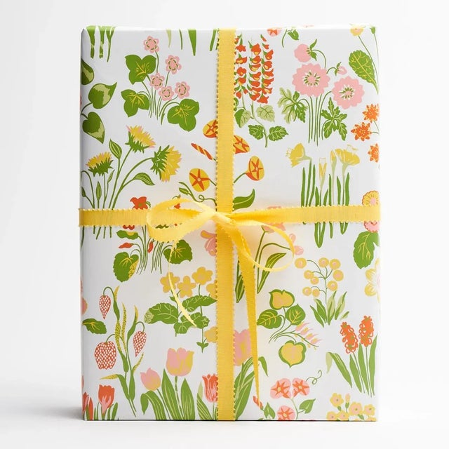 Lusciously thick, this wrapping paper creases and folds beautifully and is richly printed with Schumacher’s Carly pattern....