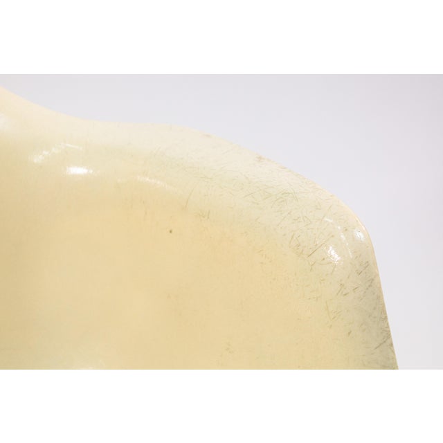 Mid 20th Century Vintage Charles & Ray Eames for Herman Miller Rar Fiberglass Shell Rocking Chair For Sale - Image 5 of 9