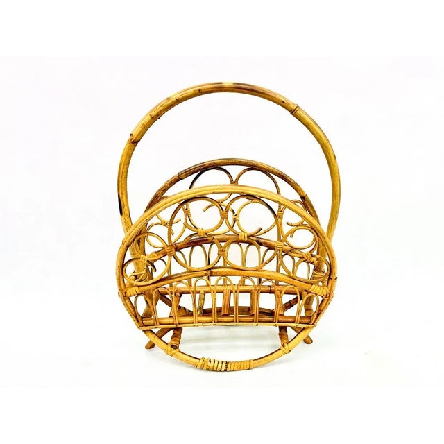 Italian Bamboo & Rattan Round Magazine Rack, 1970s, in Flawless conditions. Designed 1960 to 1969