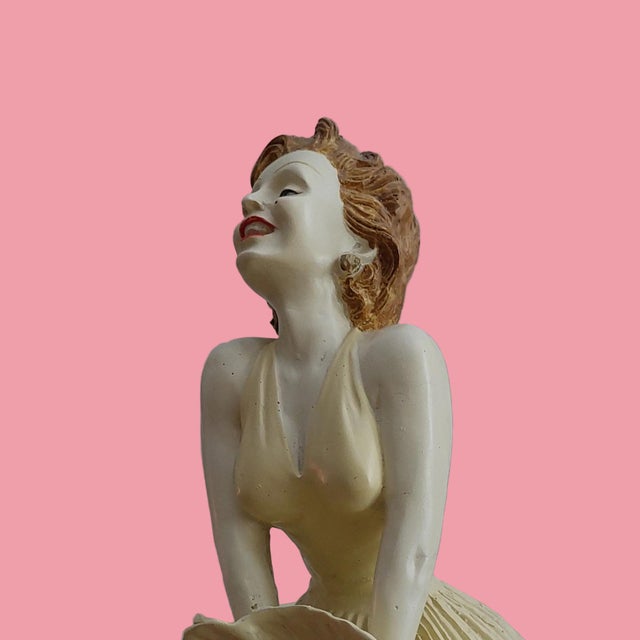 1950s Mid-Century Modern Statuette of Marilyn Monroe, 1950s For Sale - Image 5 of 8