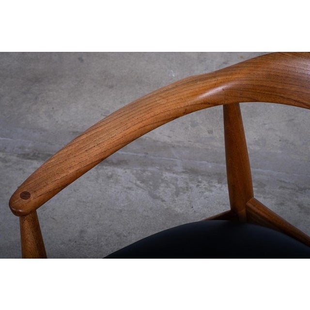 Wood Armchairs in Elm attributed to Illum Wikkelsø for Niels Eilersen, 1950s, Set of 2 For Sale - Image 7 of 12