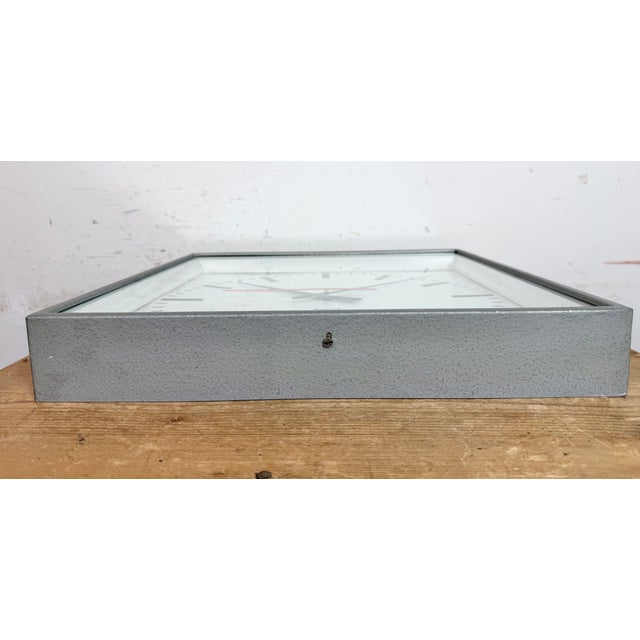 Large Grey Square Wall Clock from Pragotron, 1970s For Sale - Image 11 of 17