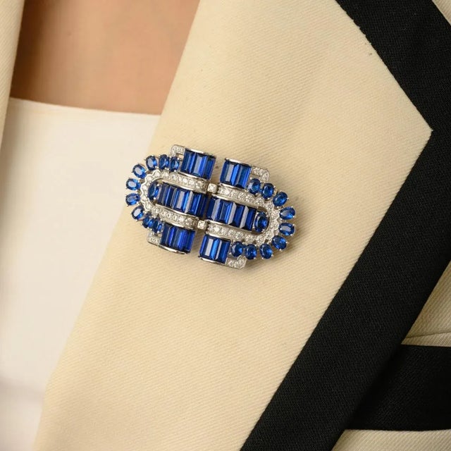 Art Deco Art Deco Silver Cubic Zircon Detachable Brooch/Collar Pin - Vintage Glamour For Sale - Image 3 of 14